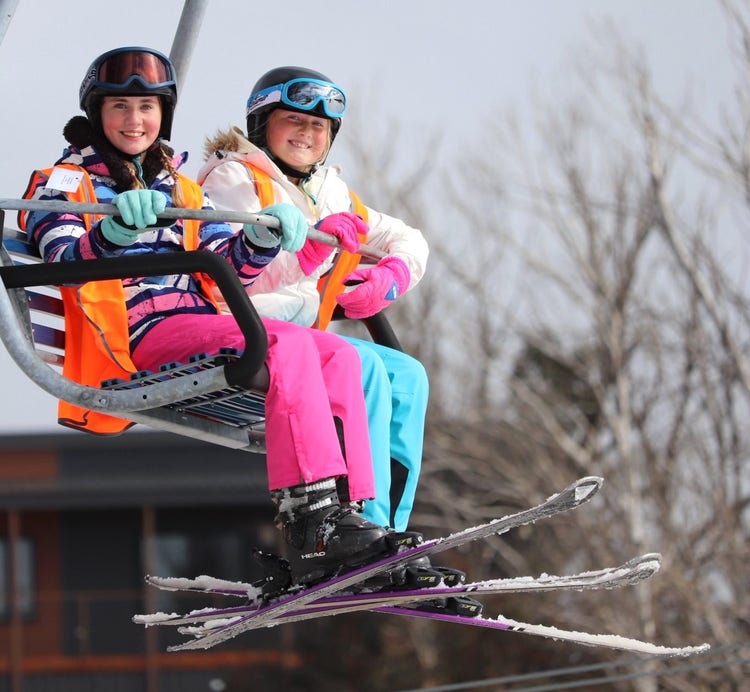 Students on the Stage 3 ski excursion.