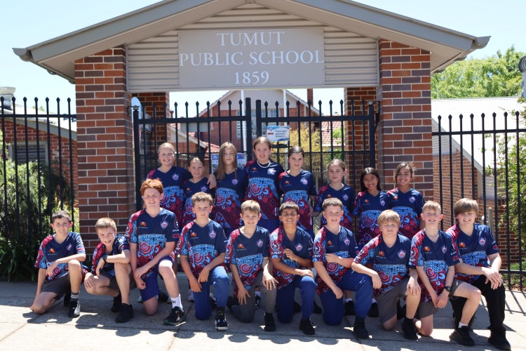 Boys and girls basketball teams win Riverina finals and head to state titles.